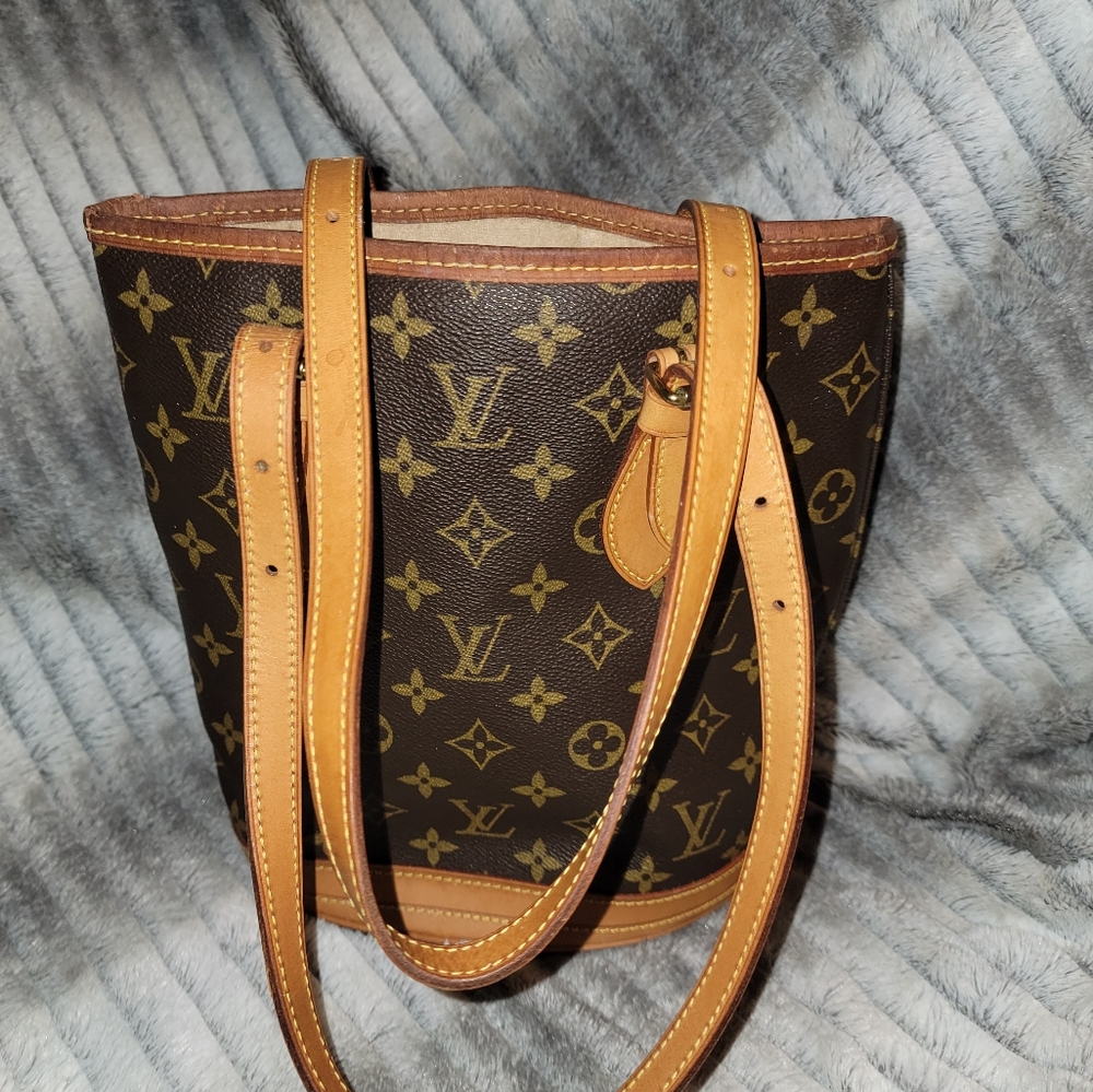 FIRM Vintage LV Monogram Bucket Bag - Picture 5 of 16